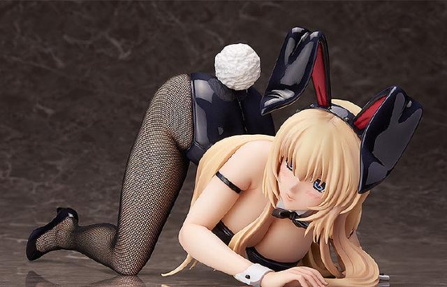 张开双腿迎接你！兔女郎手办等你抚摸臀部一起啪